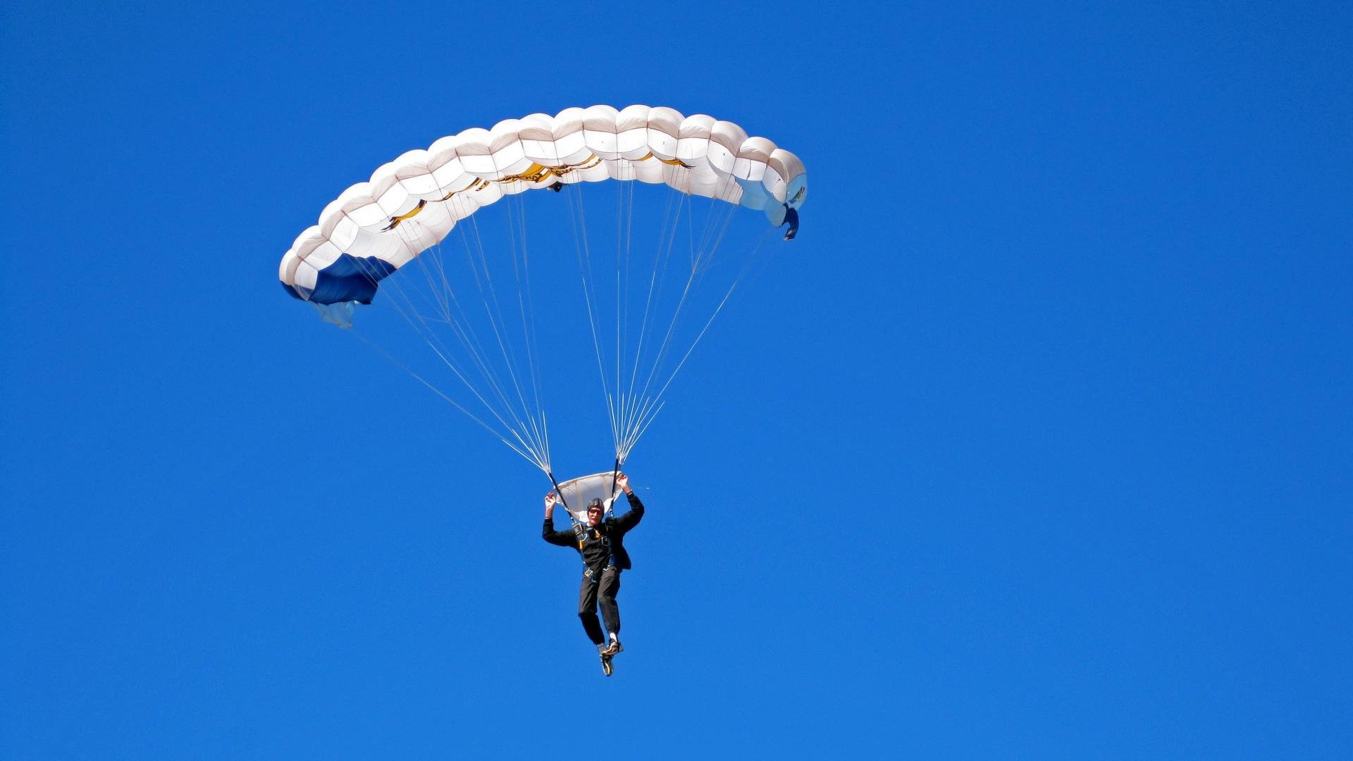 开云体育官方网站登陆-【裁判经验】判罚争议预警:如何避免误判?,对裁判判罚有争议